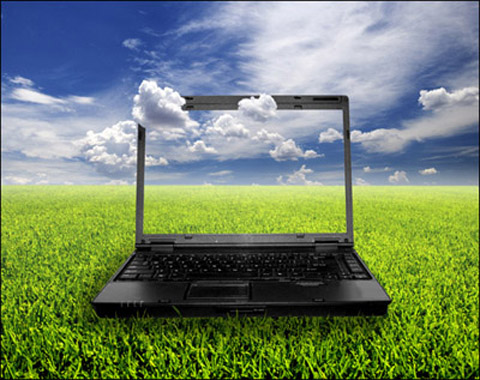 laptop_on_grass-400